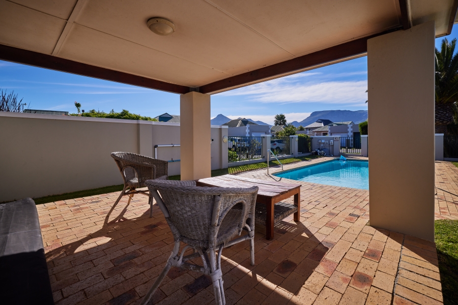 3 Bedroom Property for Sale in Milkwood Park Western Cape